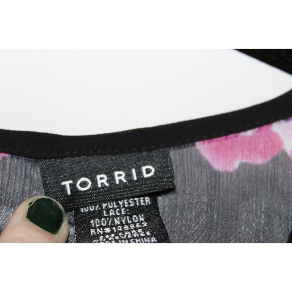 Torrid Multi Color Floral Print Crinkled Chiffon Lace Trim Top Size 1 1X HW9432 - Picture 6 of 8